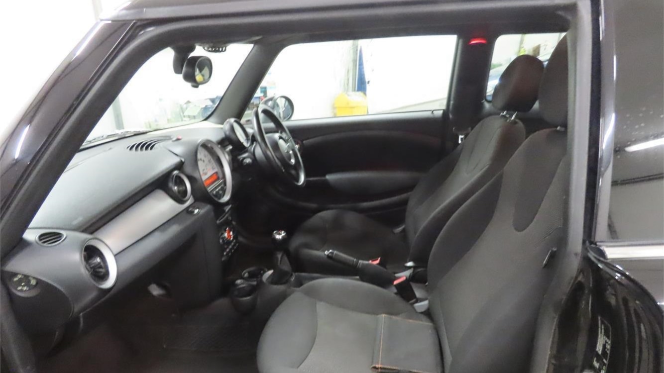 Used MINI Hatch 2011 for sale - 76847727: Photo 2