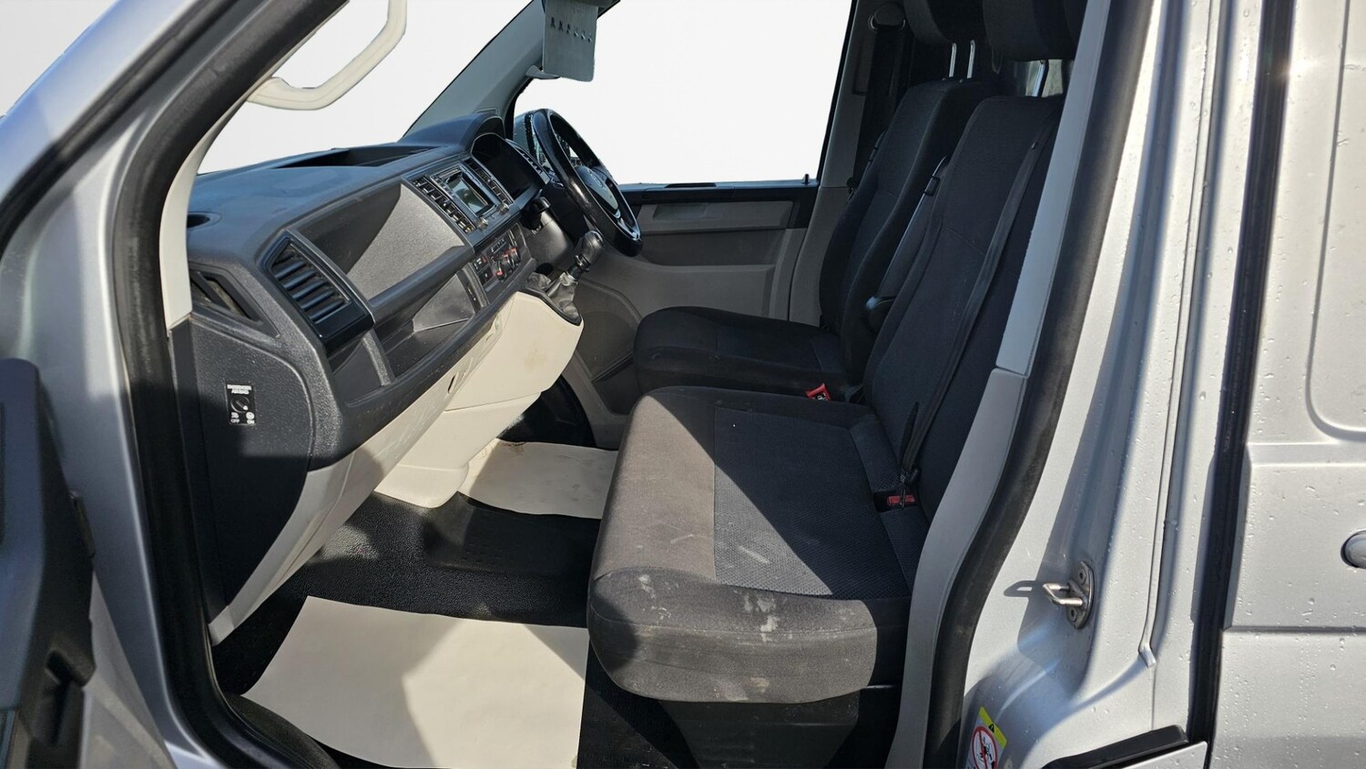 Used Volkswagen Transporter 2018 for sale - 76404486: Photo 16