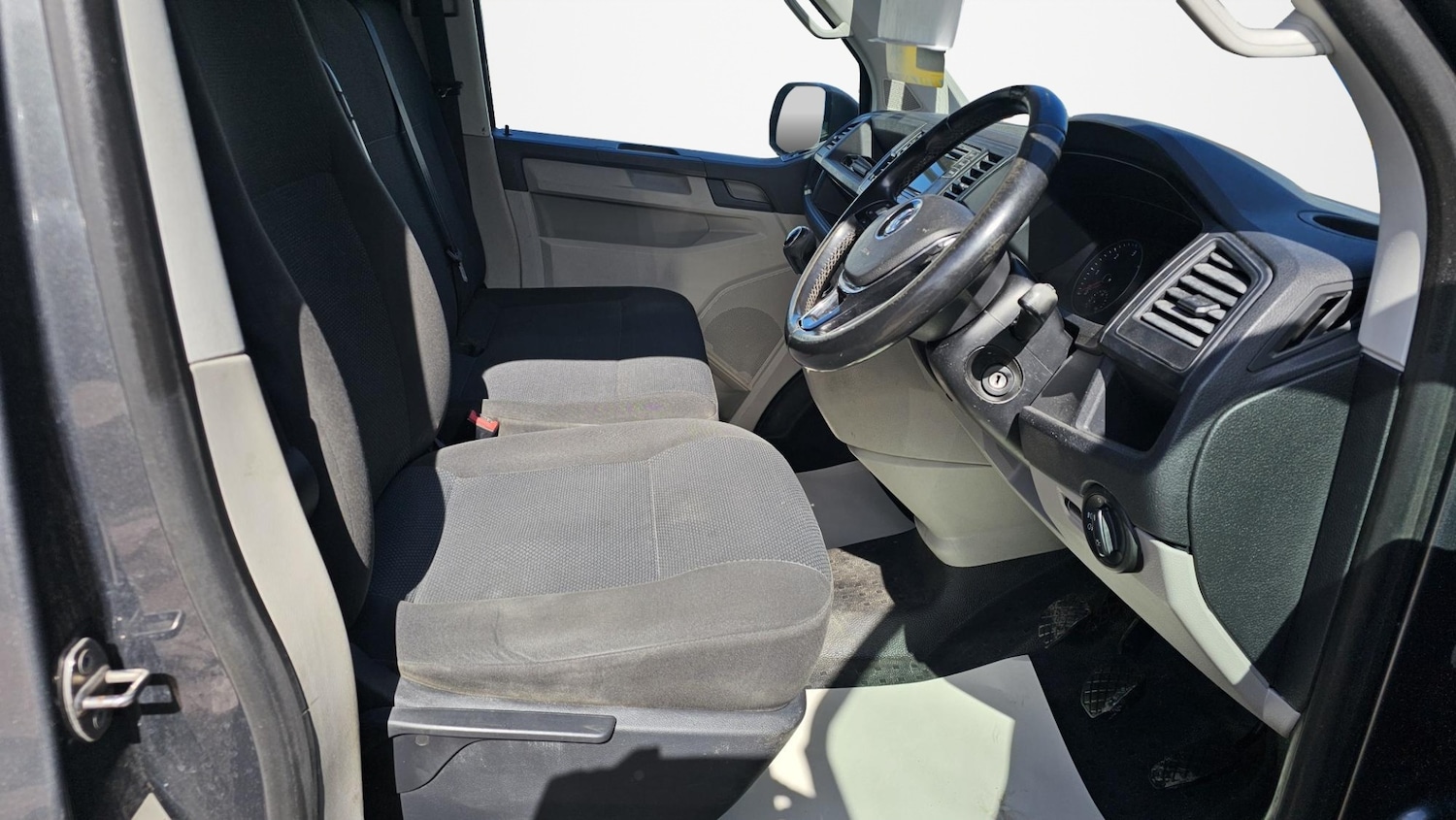 Used Volkswagen Transporter 2018 for sale - 78163565: Photo 14