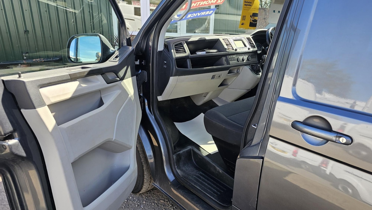 Used Volkswagen Transporter 2018 for sale - 78163565: Photo 15