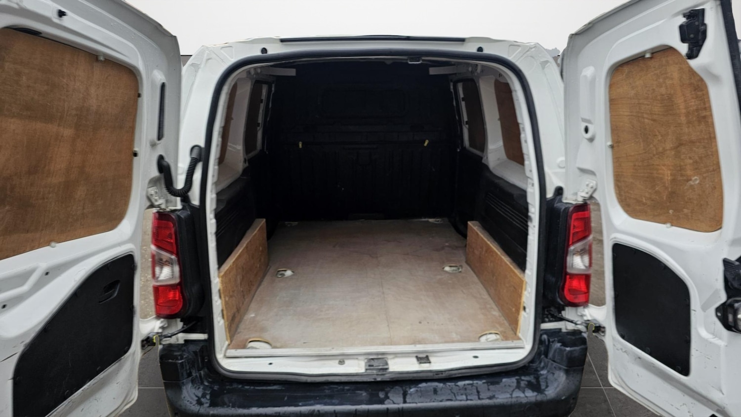 Used Peugeot Partner 2019 for sale - 77640970: Photo 9