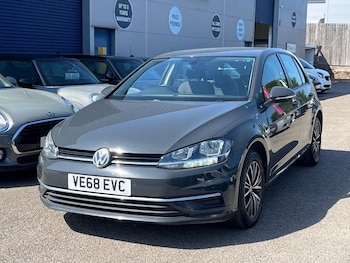 Used Volkswagen Golf 2018 for sale - 79090336: Photo