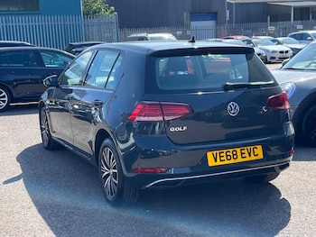 Used Volkswagen Golf 2018 for sale - 79090336: Photo