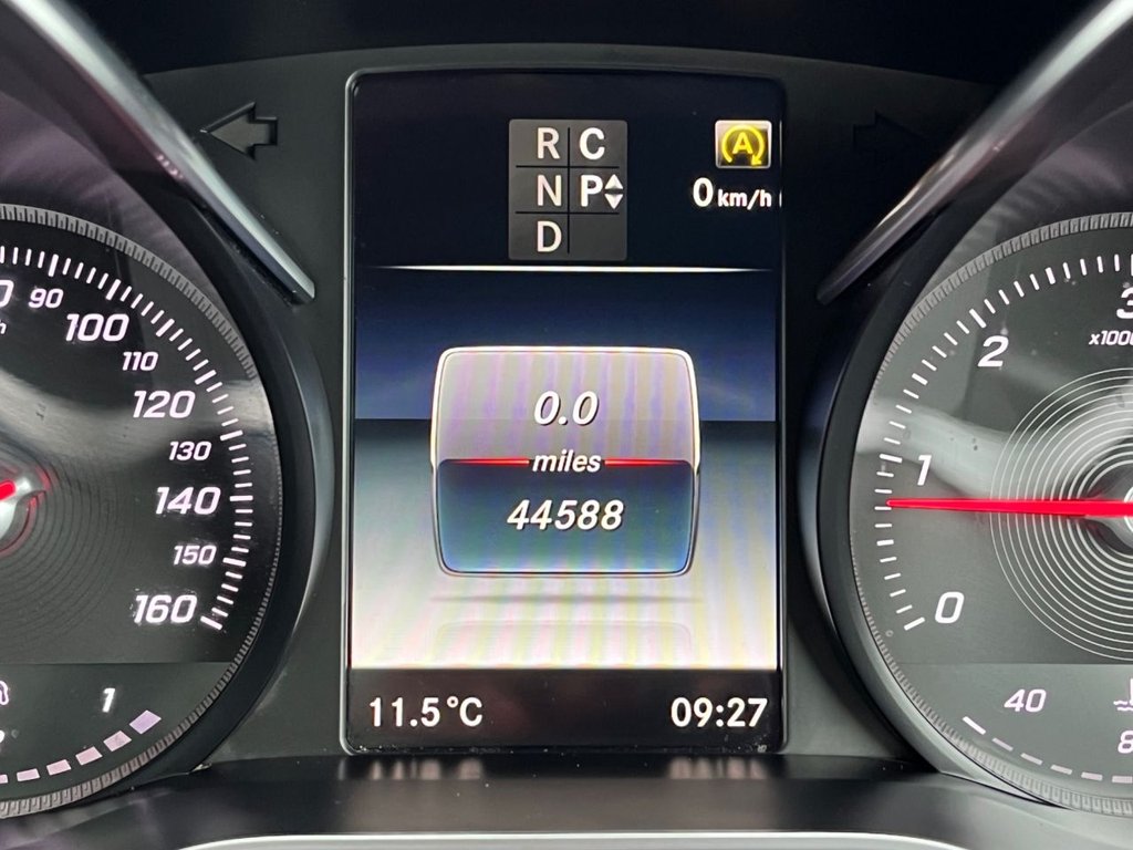 Used Mercedes-Benz V-Class 2018 for sale - 76535408: Photo 26