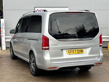 Used Mercedes-Benz V-Class 2018 for sale - 76535408: Photo