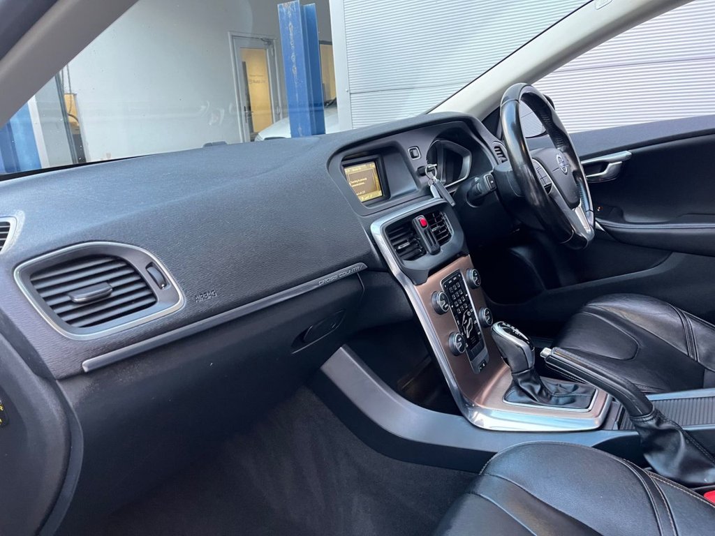 Used Volvo V40 Cross Country 2015 for sale - 77172120: Photo 21