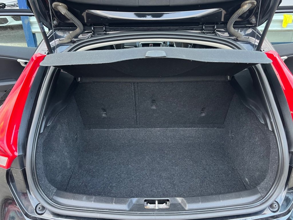 Used Volvo V40 Cross Country 2015 for sale - 77172120: Photo 24