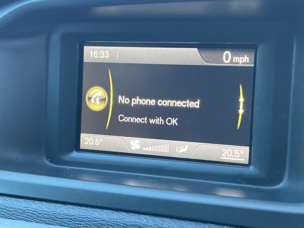 Used Volvo V40 Cross Country 2015 for sale - 77172120: Photo 31