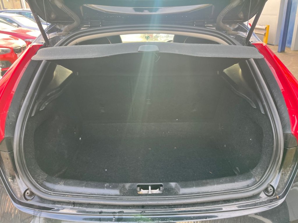 Used Volvo V40 2015 for sale - 77172120: Photo 8