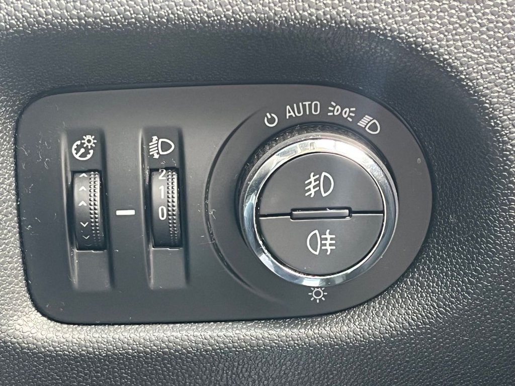 Used Vauxhall Corsa 2012 for sale - 76313073: Photo 16