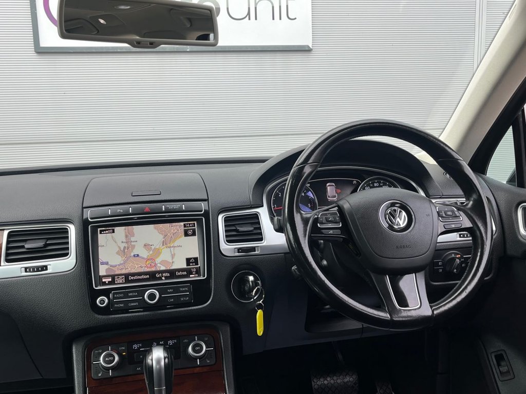 Used Volkswagen Touareg 2015 for sale - 76604396: Photo 12