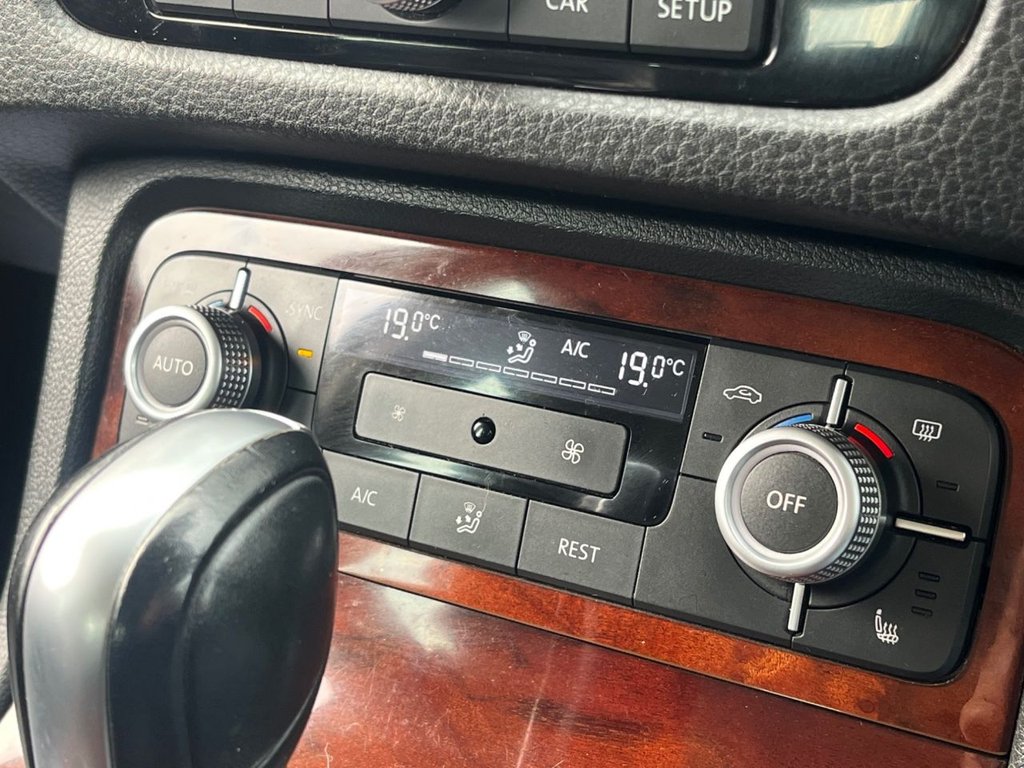 Used Volkswagen Touareg 2015 for sale - 76604396: Photo 25