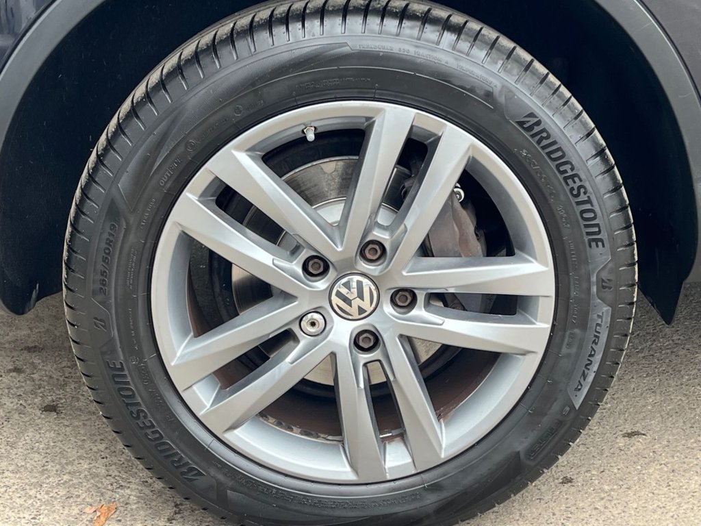 Used Volkswagen Touareg 2015 for sale - 76604396: Photo 34