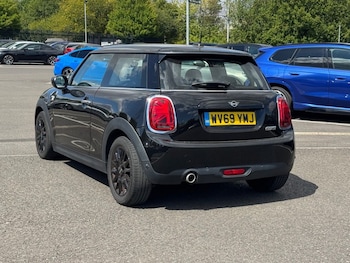 Used MINI Hatch 2019 for sale - 79437682: Photo
