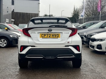 Used Toyota C-HR 2023 for sale - 76665692: Photo