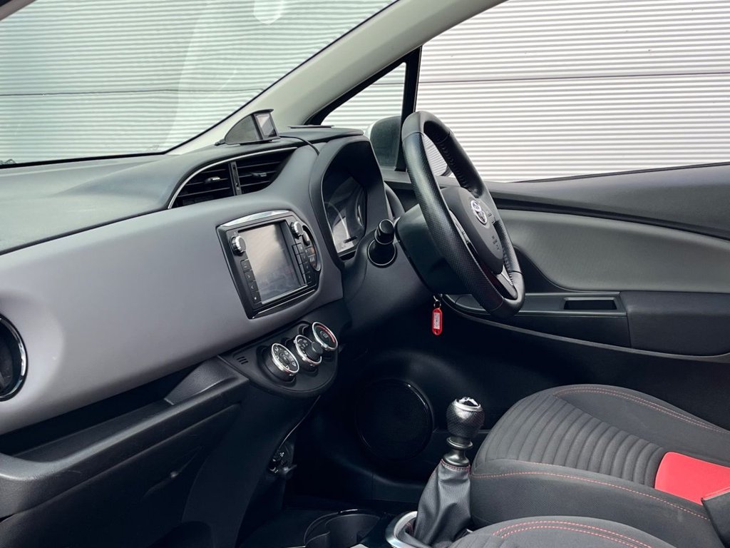 Used Toyota Yaris 2015 for sale - 75936539: Photo 21