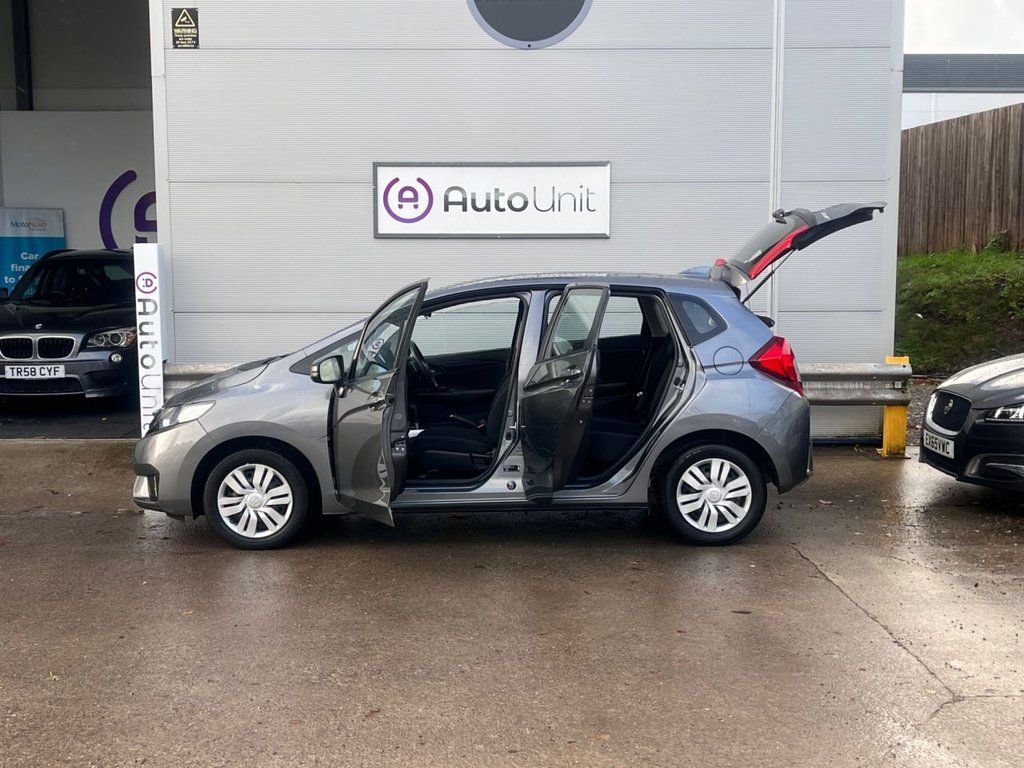 Used Honda Jazz 2017 for sale - 77534119: Photo 23