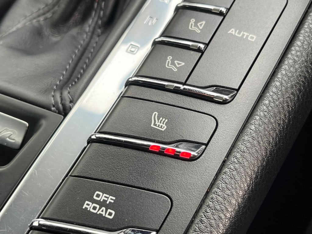 Used Porsche Macan 2017 for sale - 77672631: Photo 16