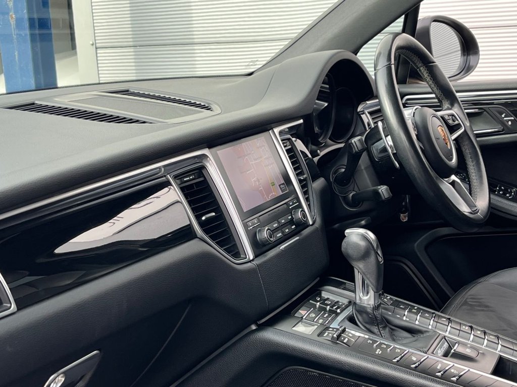 Used Porsche Macan 2017 for sale - 77672631: Photo 22