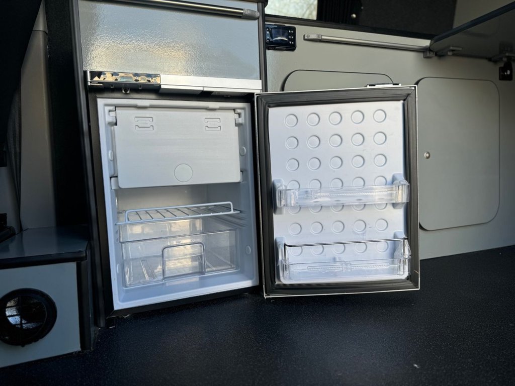 Used Volkswagen Transporter 2018 for sale - 77703953: Photo 14