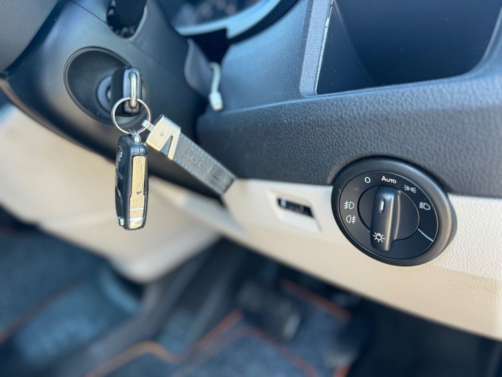 Used Volkswagen Transporter 2018 for sale - 77703953: Photo 41