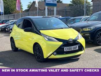 2016 (66) - 1.0 VVT-i x-cite 3 Yellow Bi-Tone Hatchback 5dr Petrol Manual Euro 6 (68 ps