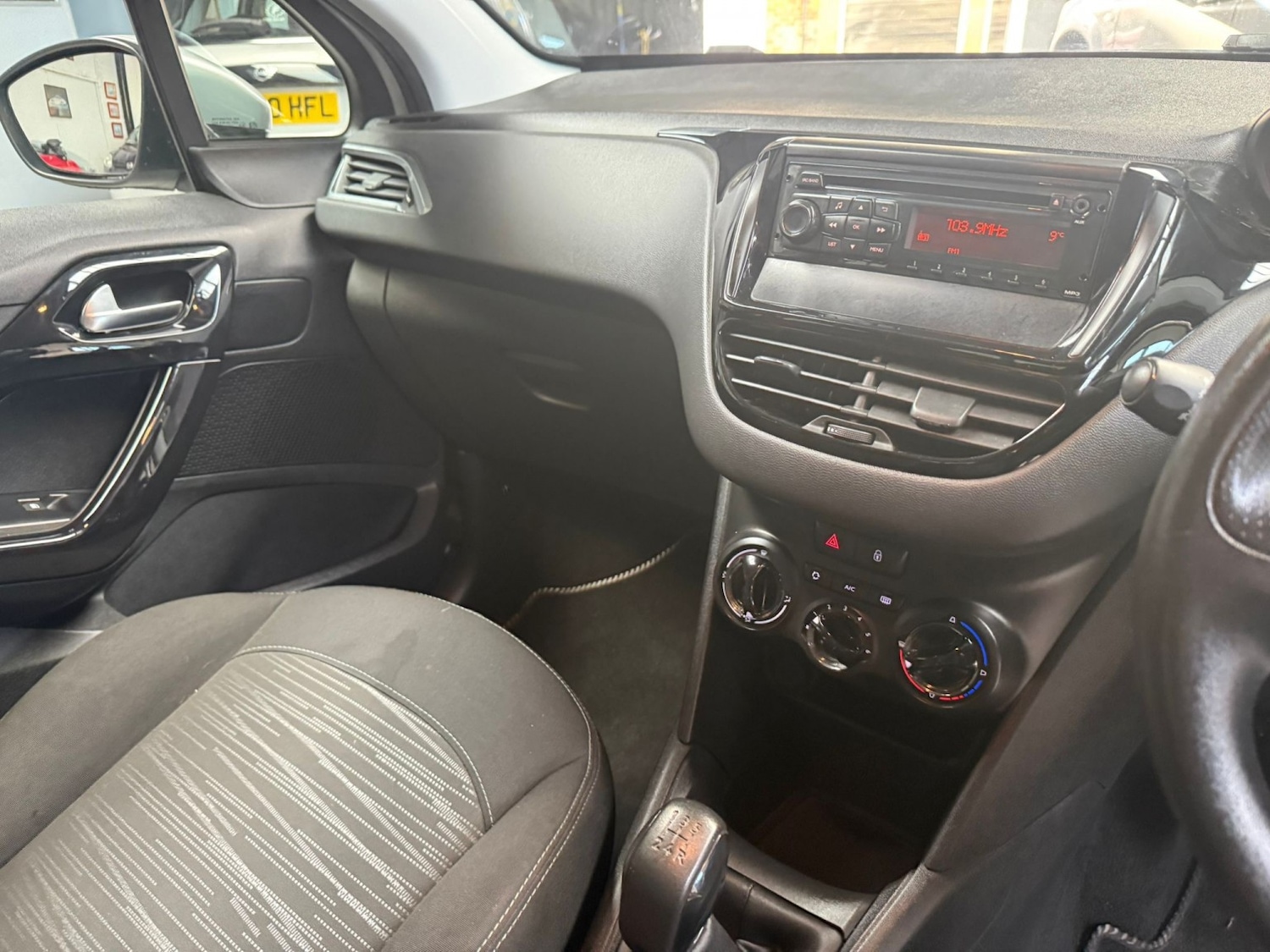 Used Peugeot 208 2019 for sale - 76211904: Photo 14