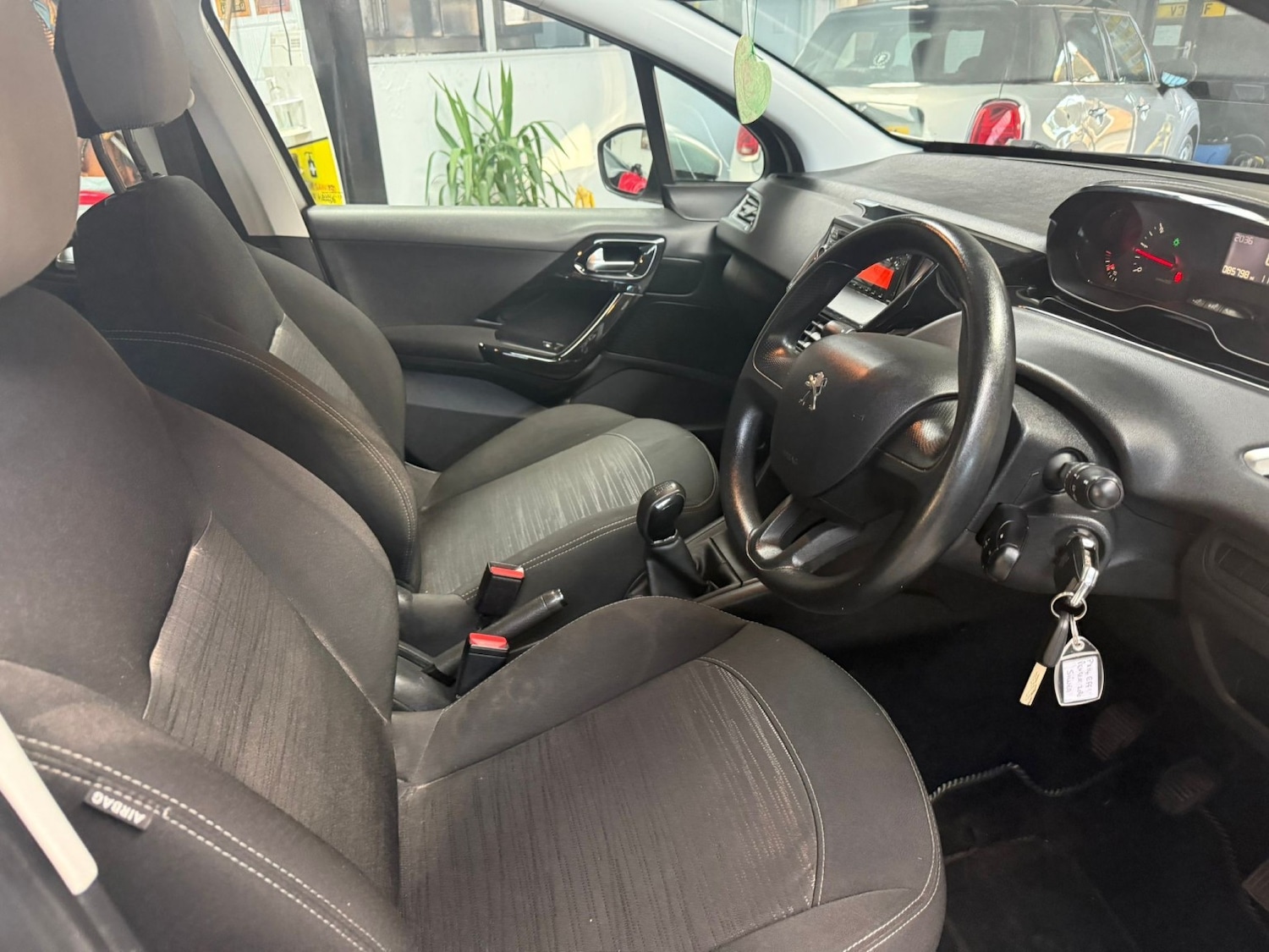 Used Peugeot 208 2019 for sale - 76211904: Photo 8