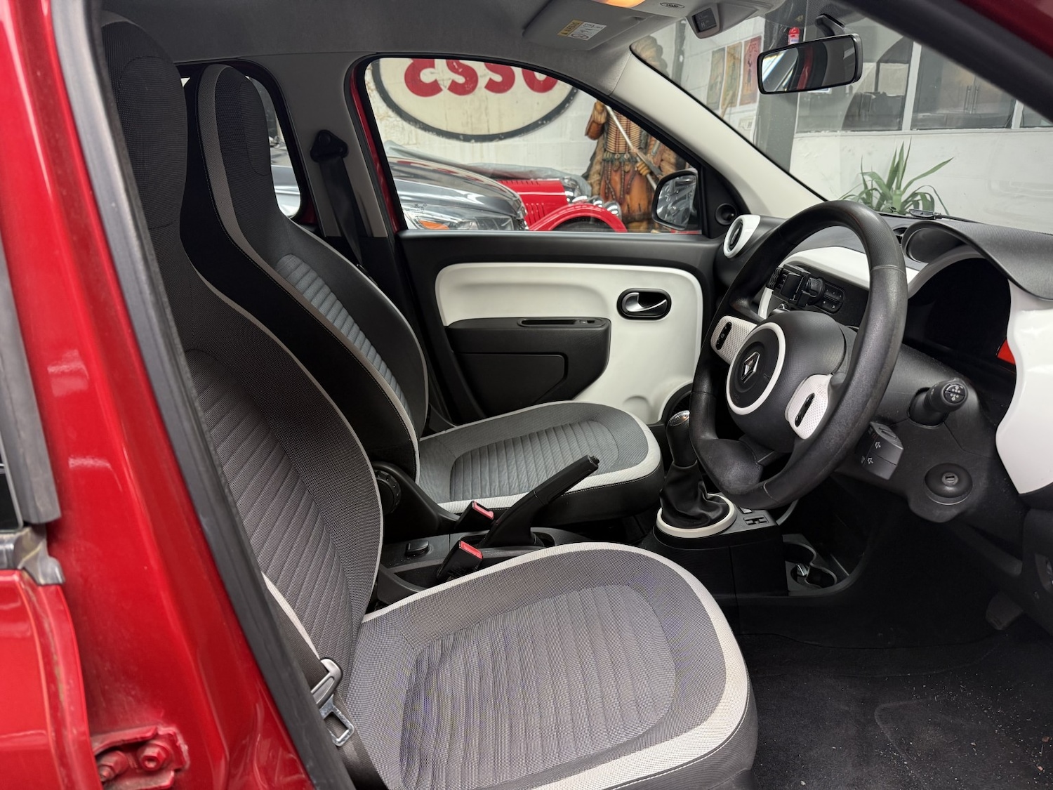 Used Renault Twingo 2014 for sale - 77781618: Photo 8
