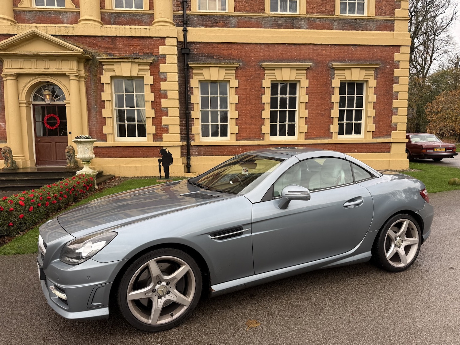 Used Mercedes-Benz SLK 2011 for sale - 76547873: Photo 2