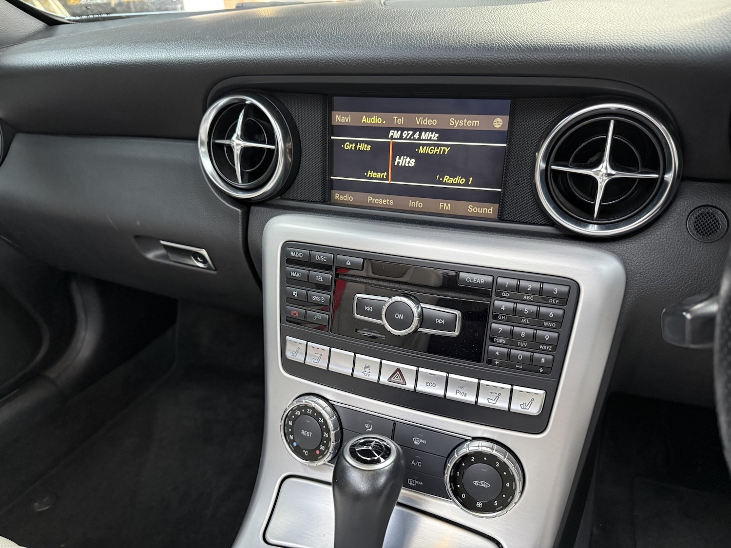 Used Mercedes-Benz SLK 2011 for sale - 76547873: Photo 31