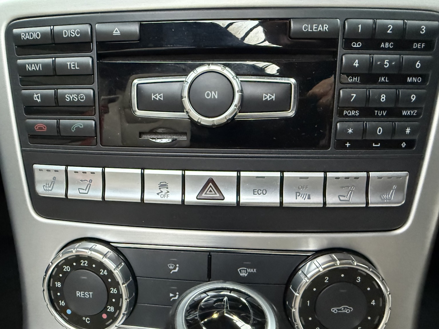 Used Mercedes-Benz SLK 2011 for sale - 76547873: Photo 33