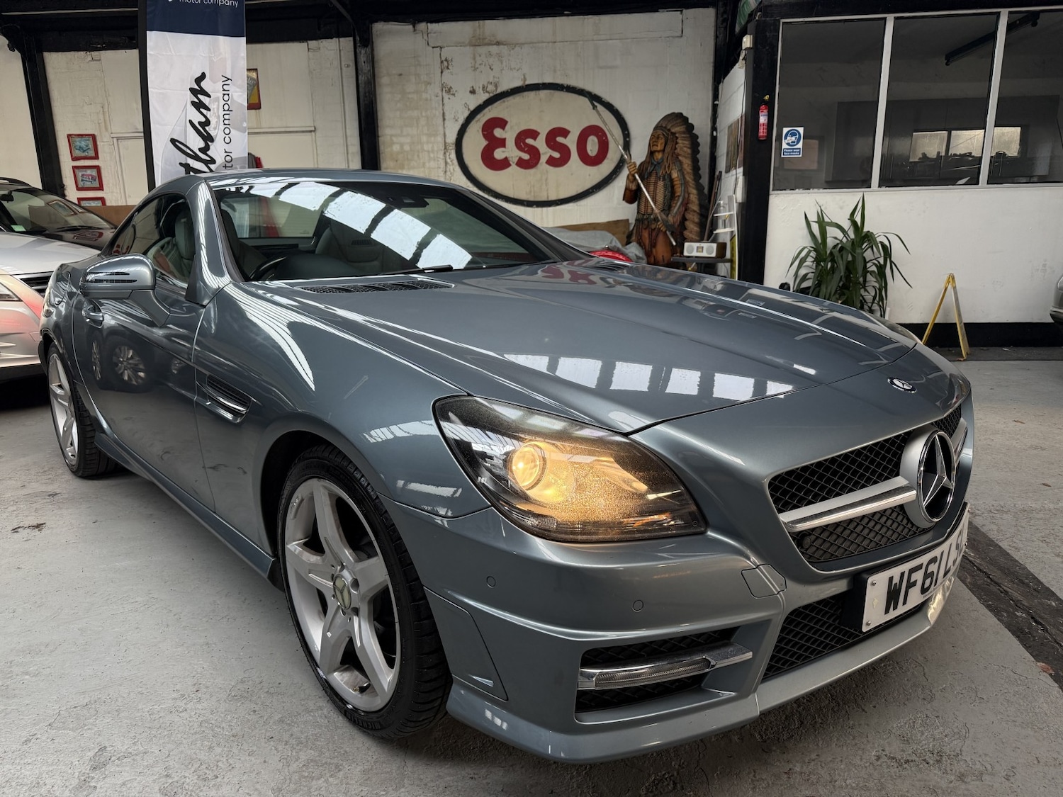 Used Mercedes-Benz SLK 2011 for sale - 76547873: Photo 35