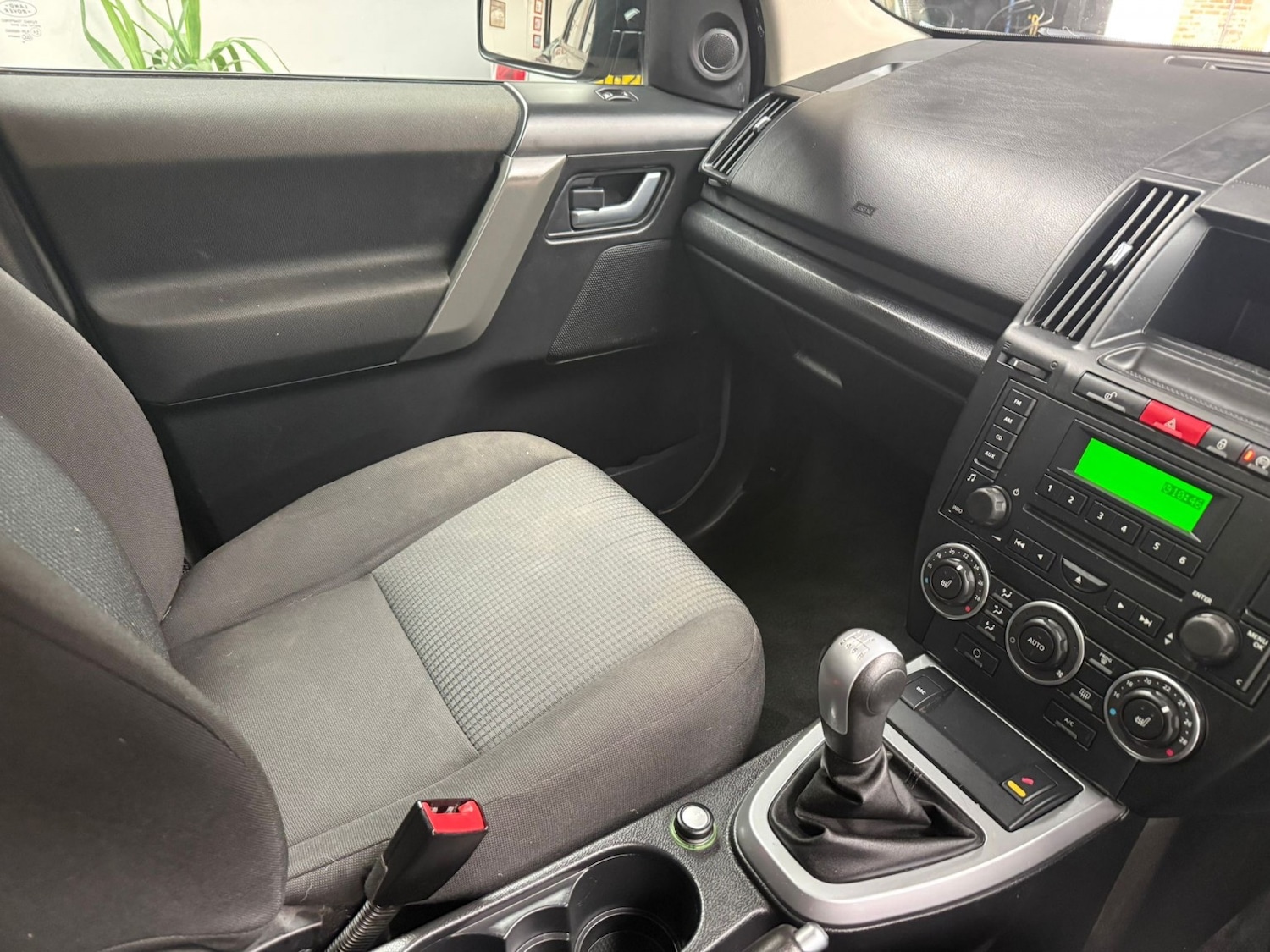 Used Land Rover Freelander 2 2010 for sale - 76618699: Photo 11