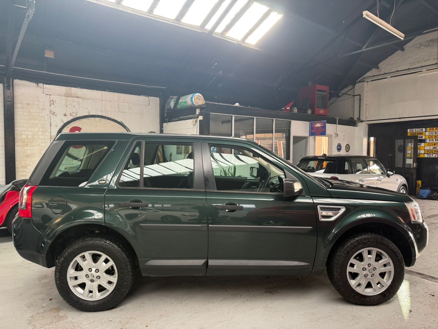 Used Land Rover Freelander 2 2010 for sale - 76618699: Photo 12