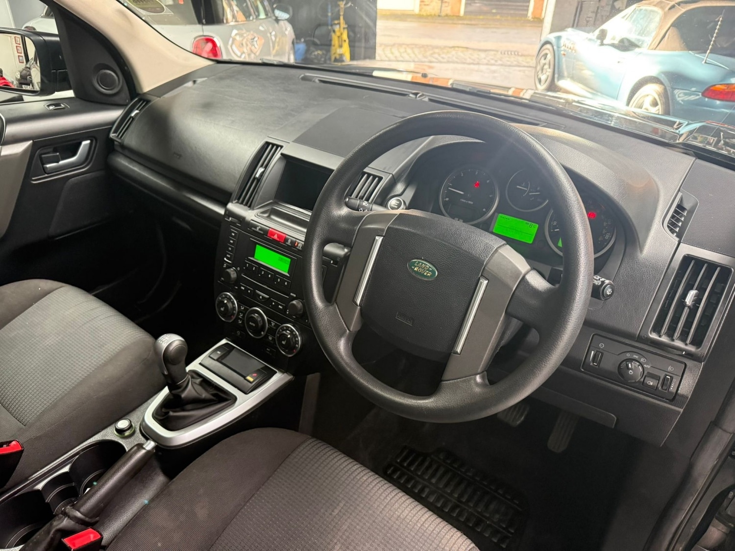 Used Land Rover Freelander 2 2010 for sale - 76618699: Photo 16