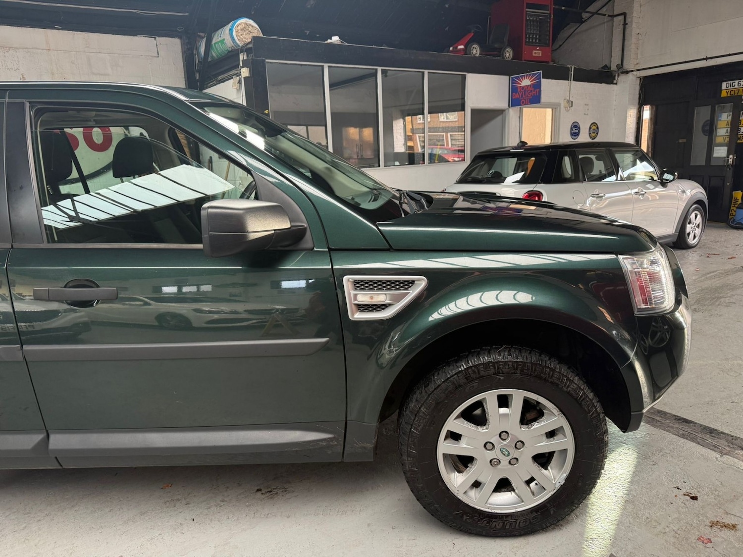 Used Land Rover Freelander 2 2010 for sale - 76618699: Photo 23
