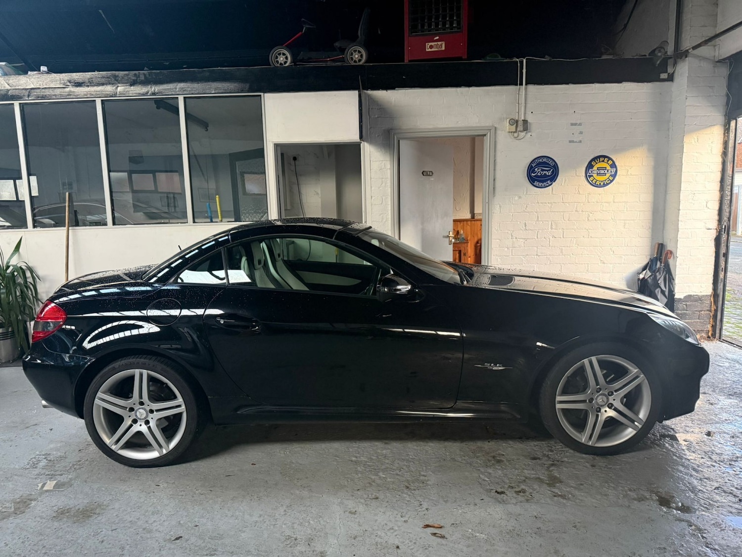 Used Mercedes-Benz SLK 2009 for sale - 76785098: Photo 2