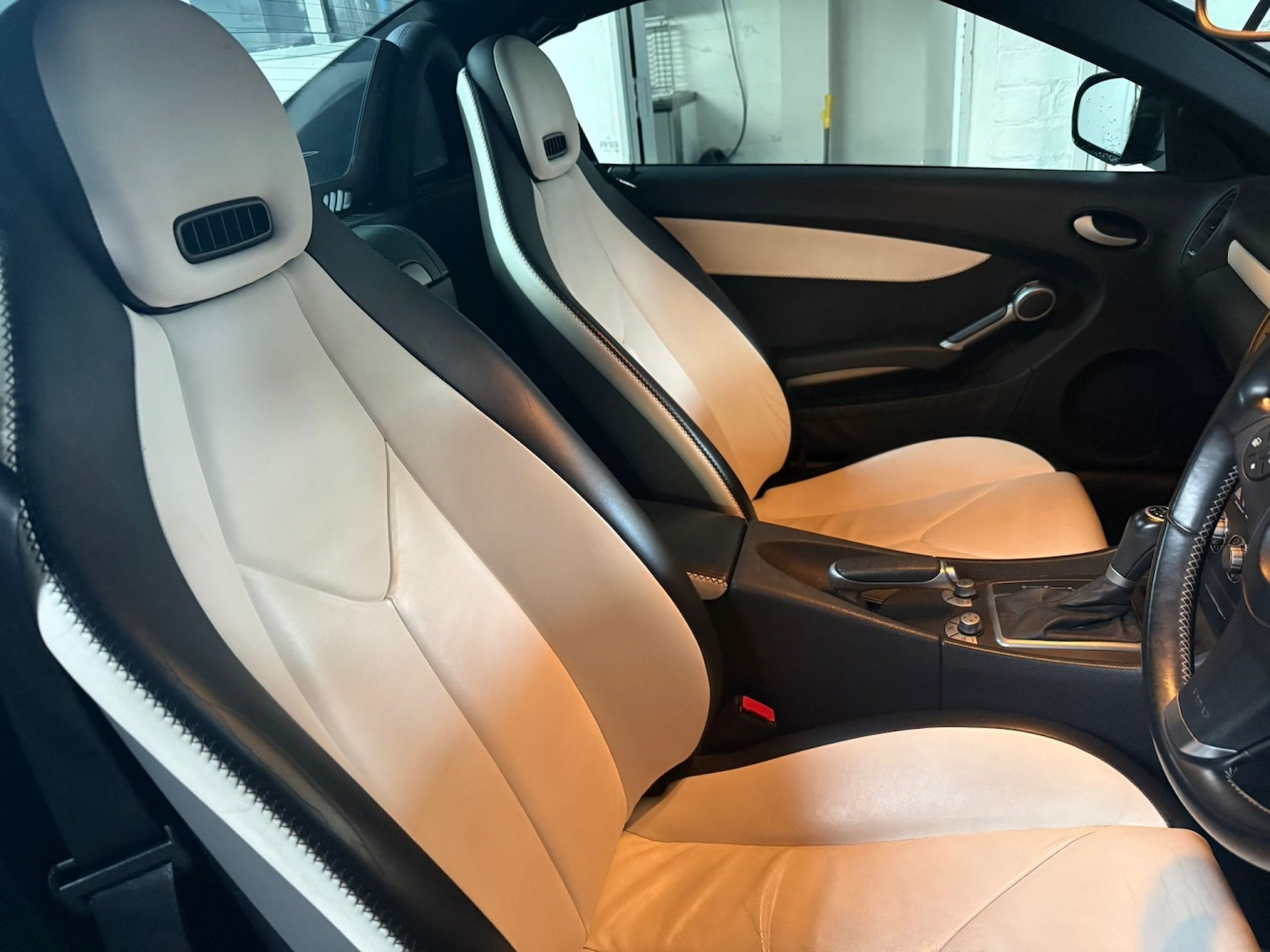 Used Mercedes-Benz SLK 2009 for sale - 76785098: Photo 9