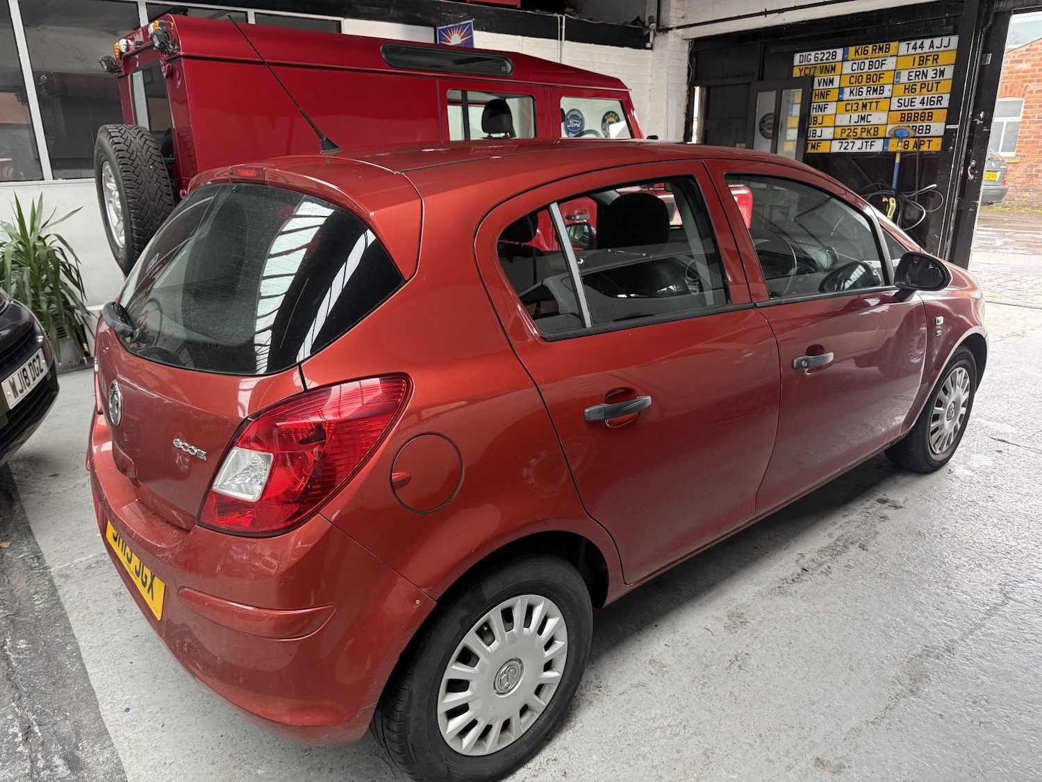 Used Vauxhall Corsa 2013 for sale - 77880997: Photo 2