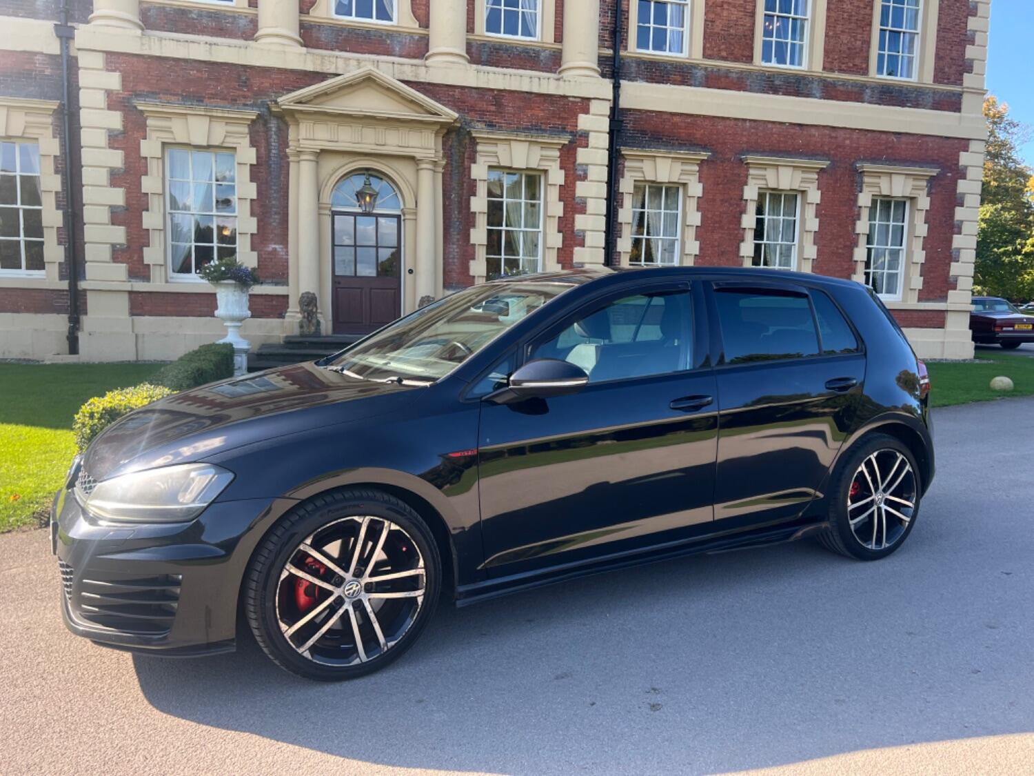 Used Volkswagen Golf 2013 for sale - 76687277: Photo 2