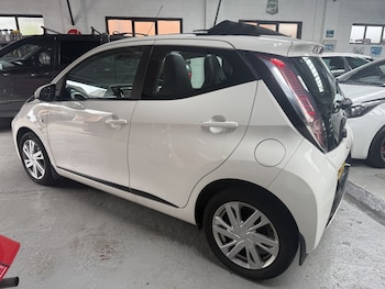 Used Toyota AYGO 2016 for sale - 79347079: Photo