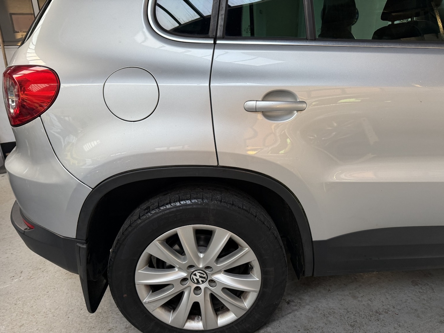 Used Volkswagen Tiguan 2010 for sale - 76784929: Photo 11