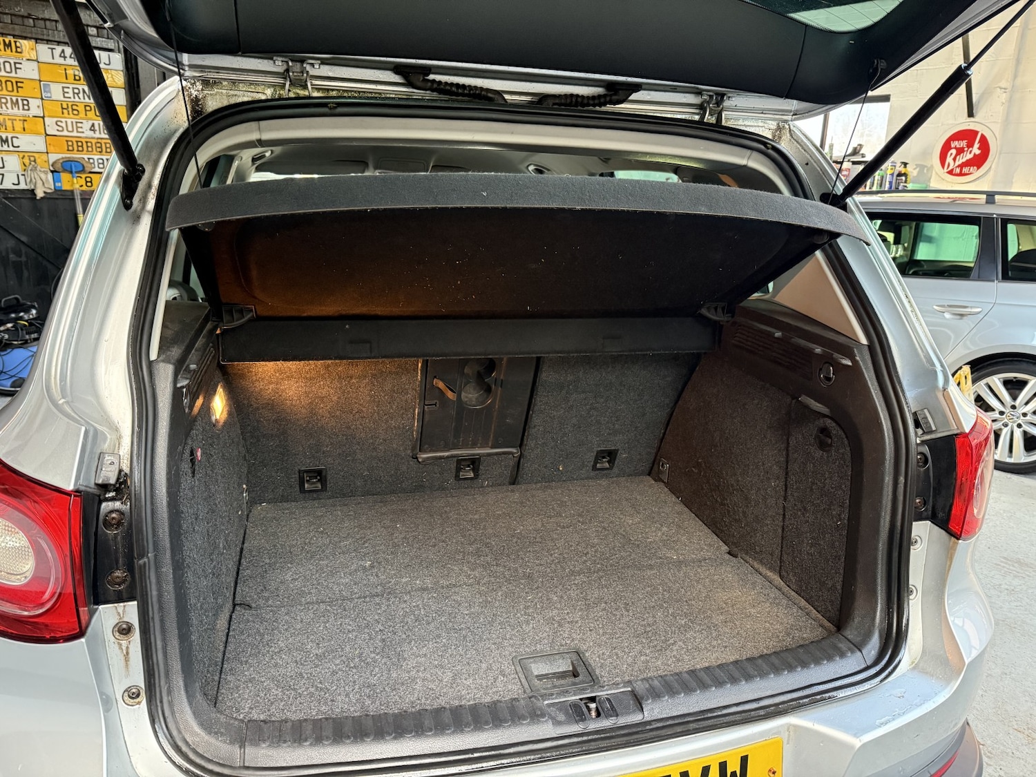 Used Volkswagen Tiguan 2010 for sale - 76784929: Photo 16