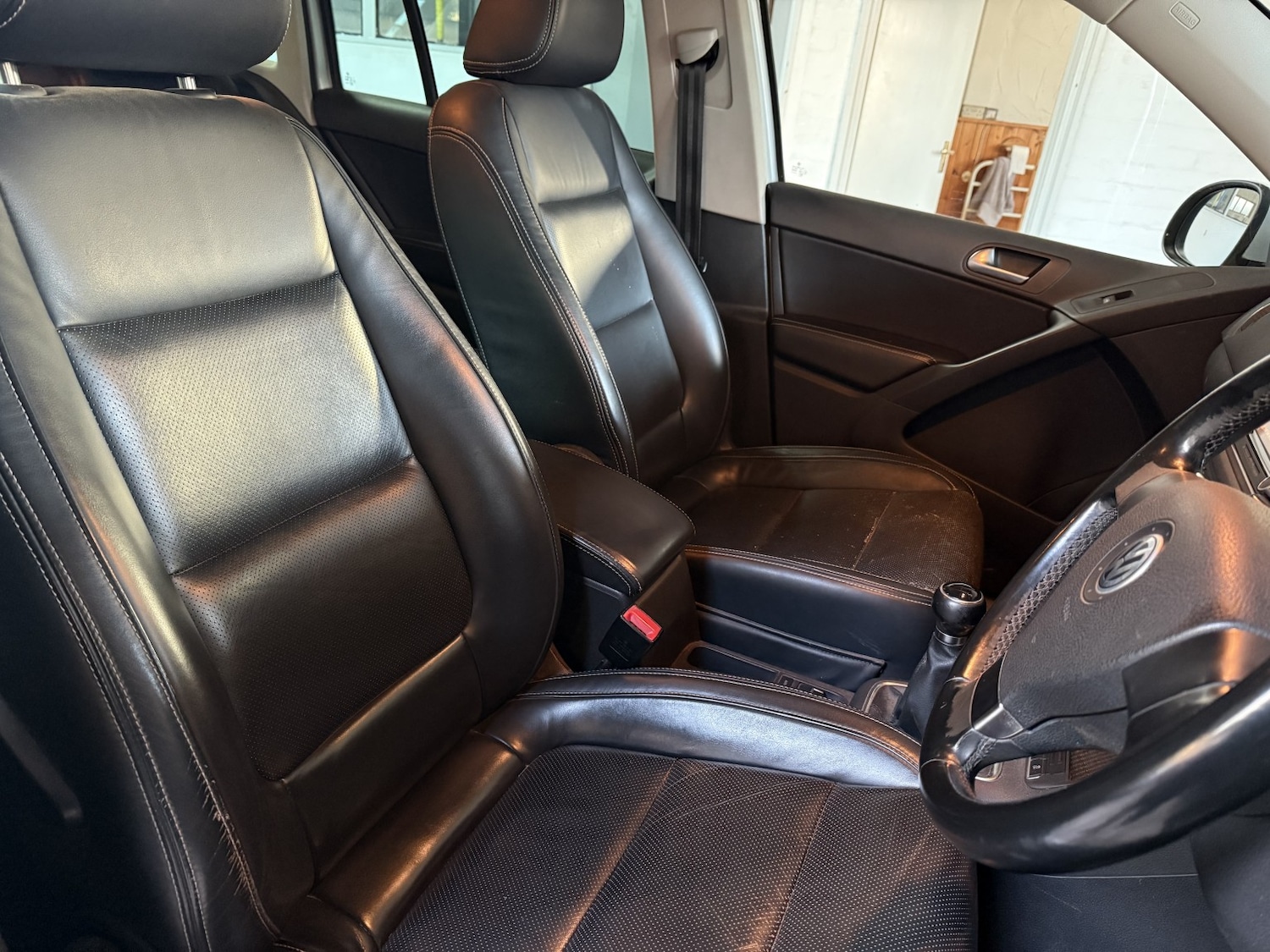 Used Volkswagen Tiguan 2010 for sale - 76784929: Photo 22