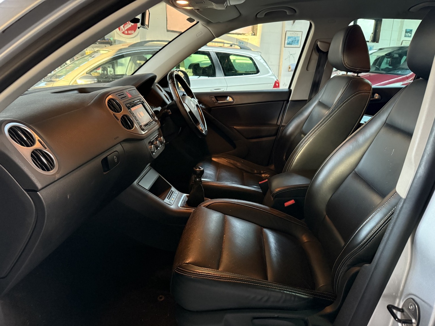 Used Volkswagen Tiguan 2010 for sale - 76784929: Photo 23