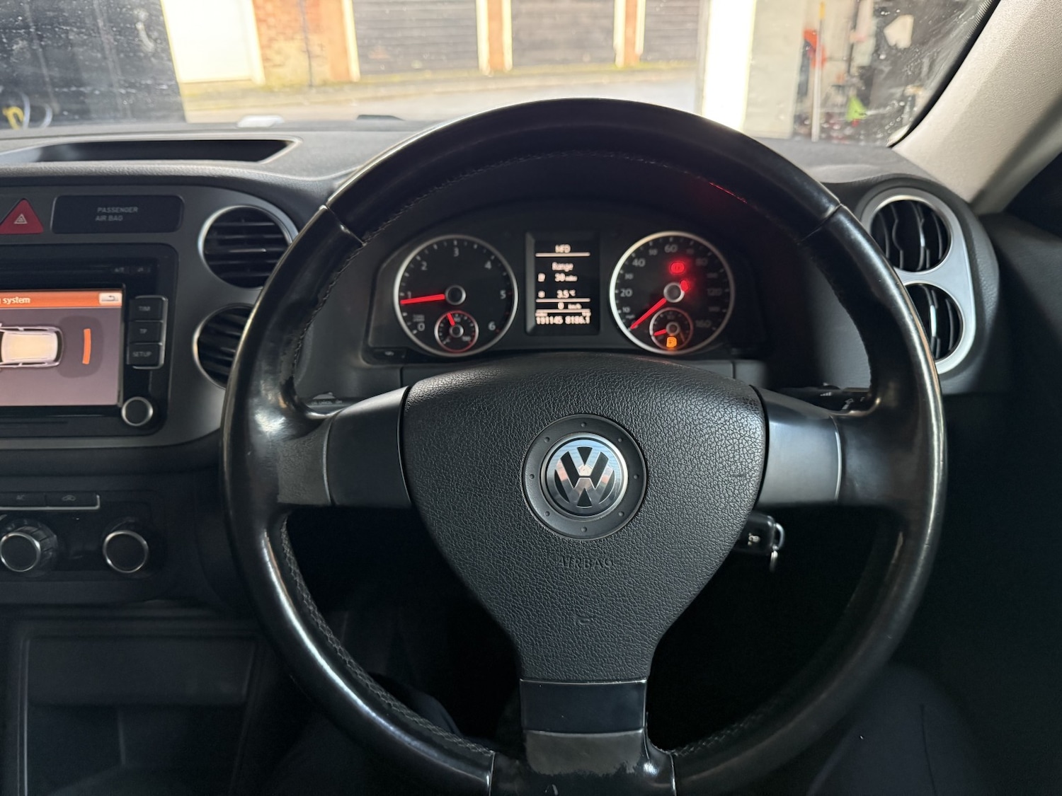 Used Volkswagen Tiguan 2010 for sale - 76784929: Photo 26