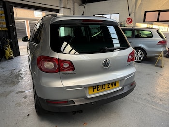 Used Volkswagen Tiguan 2010 for sale - 76784929: Photo