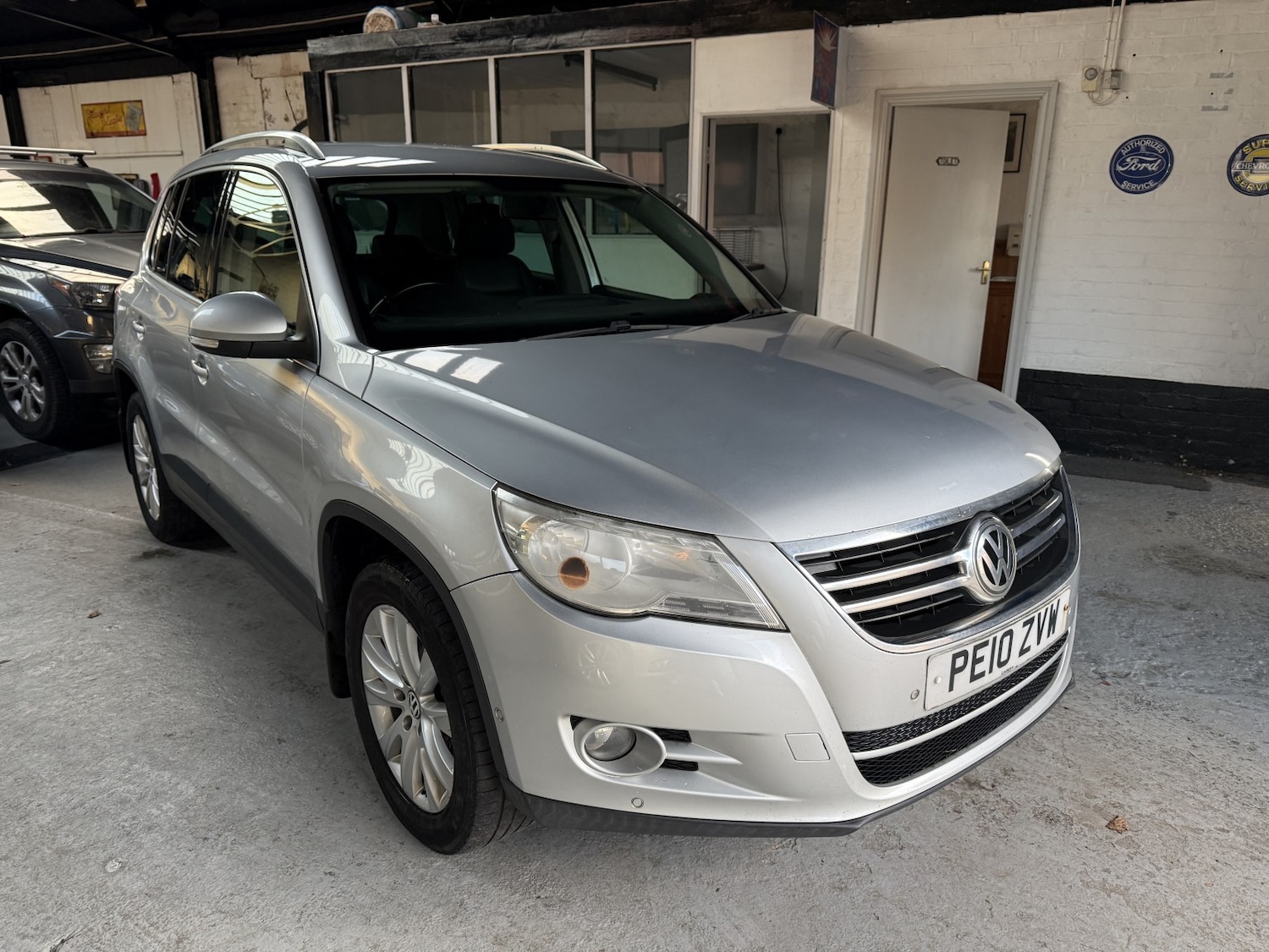 Used Volkswagen Tiguan 2010 for sale - 76784929: Photo 7