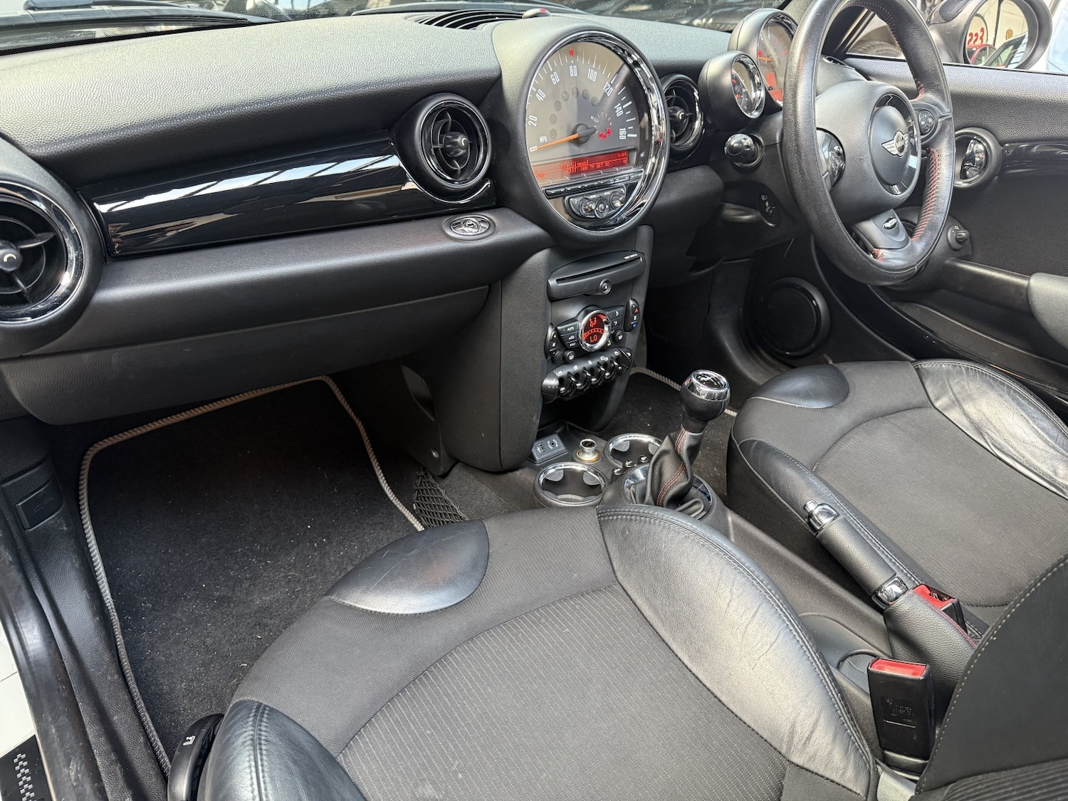 Used MINI Convertible 2014 for sale - 78084432: Photo 15